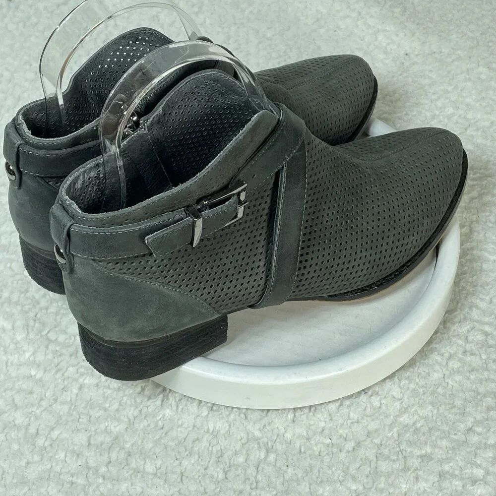 Vince Camuto Booties Womens US 7.5 Gray Leather Cushioned 1 Inch Heel